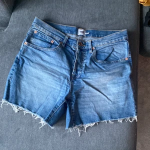 Shorts - Jeansshorts från lager 157 i Stl L