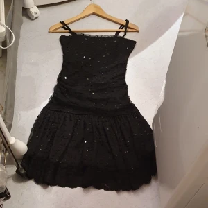 Fest klänning  - Super fin unik klänning 