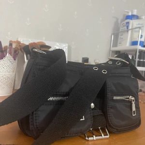 Fina väskor  - Jag har jätte många väskor, några använda några nya som jag vill sälja. Alla ser nya och fina ut. Om ni vill se andra väskor skriv så skickar jag bild 