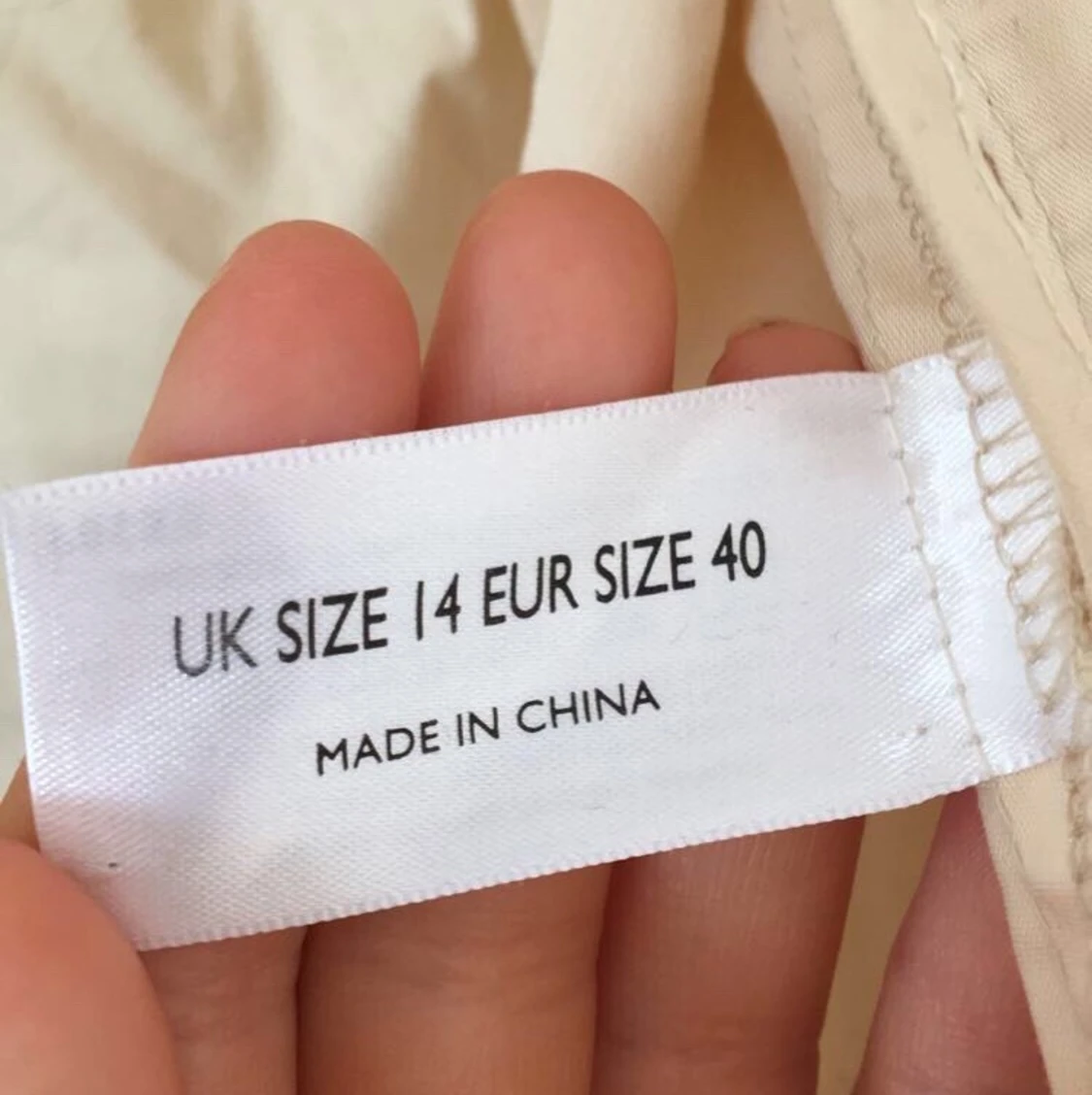 Gul-beige kavaj/skjorta - 91