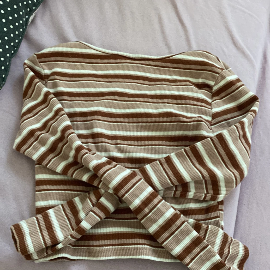 Randig brun/vit långärmad tröja  - 90