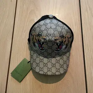 Gucci keps 1000kr