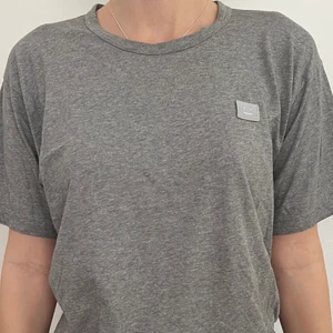 acne studios tröja tshirt nash face - märke: acne studios. storlek: M. möts upp i stockholm eller fraktar 💕