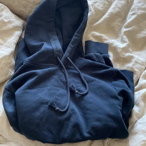 Mörkblå hoodie  - Mörkblå hoodie från weekday💙💙