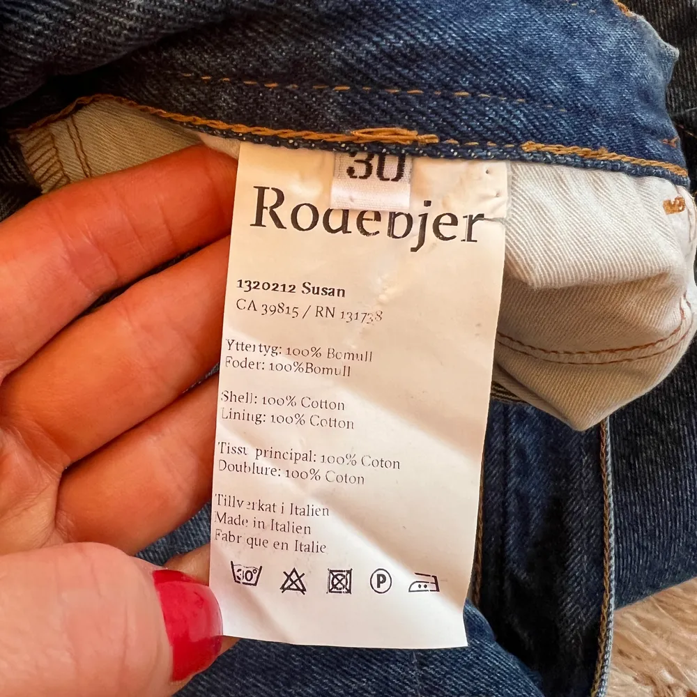 🎀 Rodebjer Susan i vintage blue storlek 30.  passar mig inte så dom får gå vidare. 100% bomull  Även dessa NWT och inget att anmärka på skicket. . Jeans & Byxor.