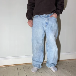 Loosefit jeans Urban Outfitters  - Bra kvalitet, knappt använda. Storlek W30 L30 köparen står för frakt 📦 