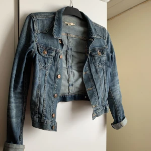 Jeansjacka - Jeansjacka i fint skick. 