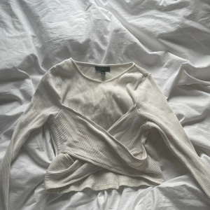 Topp från topshop - Topp från topshop som aldrig kommit till användning. Köptes från sellpy. 💕