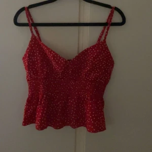 Röd blus - Röd blus utan defekter. 