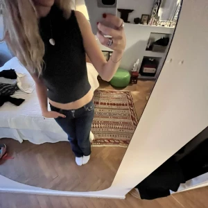 Zara stickad topp  - Säljer min skitsnygga stickade topp från Zara.❤️💗❤️💗