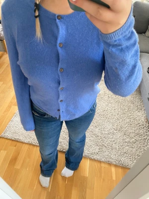 Kofta  - Jätte fin stickad kofta! 100% cashmere 