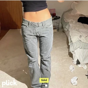 Lågmidjade jeans - !!EJ SÅLDA!!