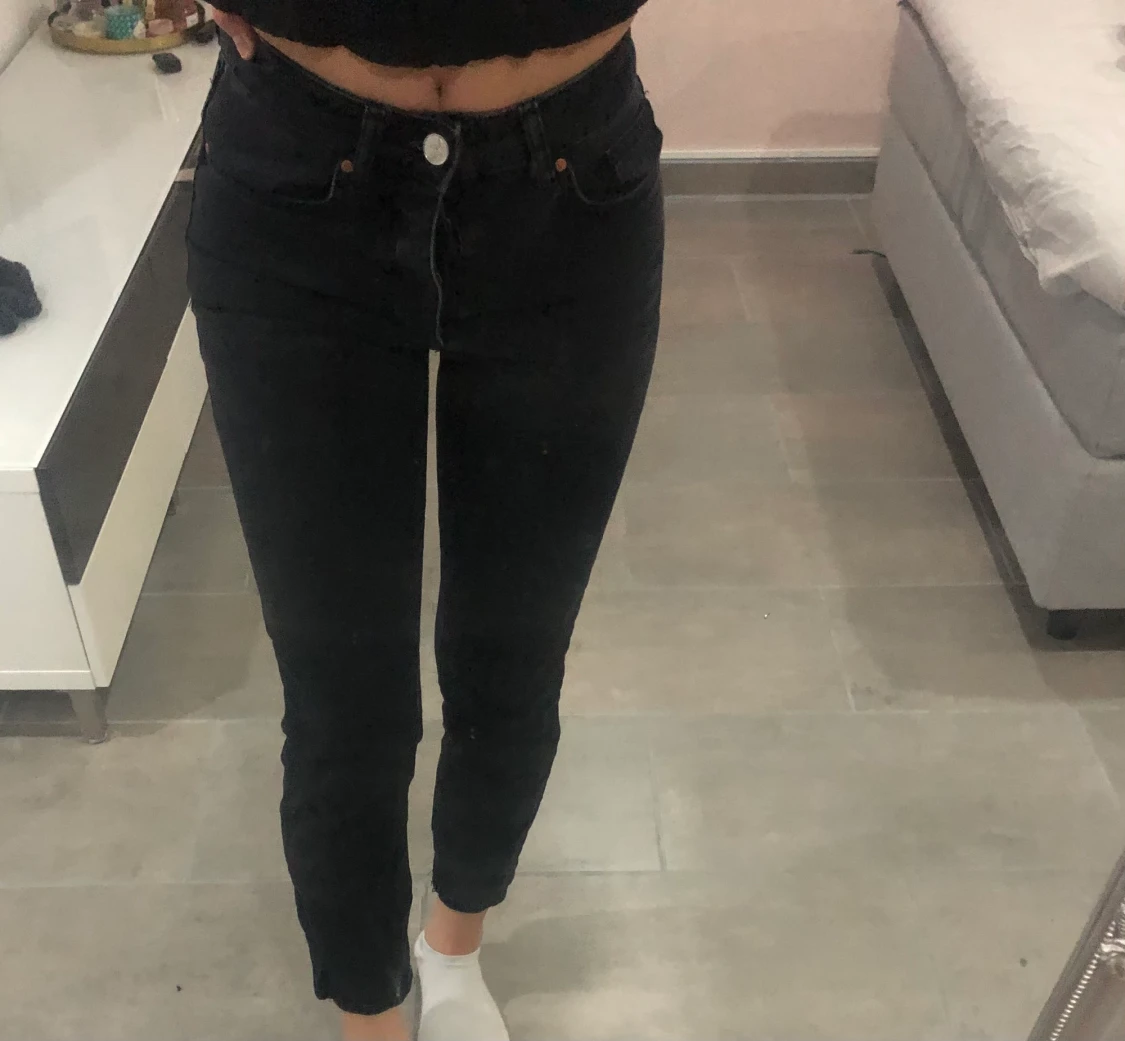 Svarta jeans 