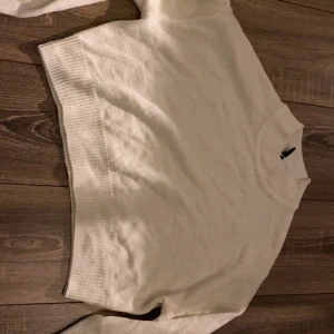 Vit stickad tröja - Jätte fin vit stickad tröja från hm💗creme vit