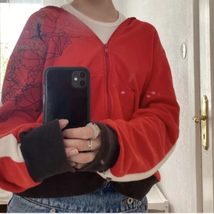Hoodie  - Superfin puma zip up hoodie, knappt använd, bra skick 