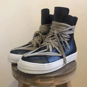 Rick owens - Rick Owens.  Megalace Ramones SS20 Tecuatl.  43.   BRA COND