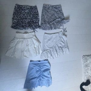 Kjolar  - Säljer dessa kjolar för 50 kr styck, kontakta för fler bilder 🌸