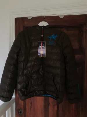 Polo Jacka - Polo Jacka, helt ny, aldrig användt, pristaggen är kvar, brun, vinterjacka. 💕💕