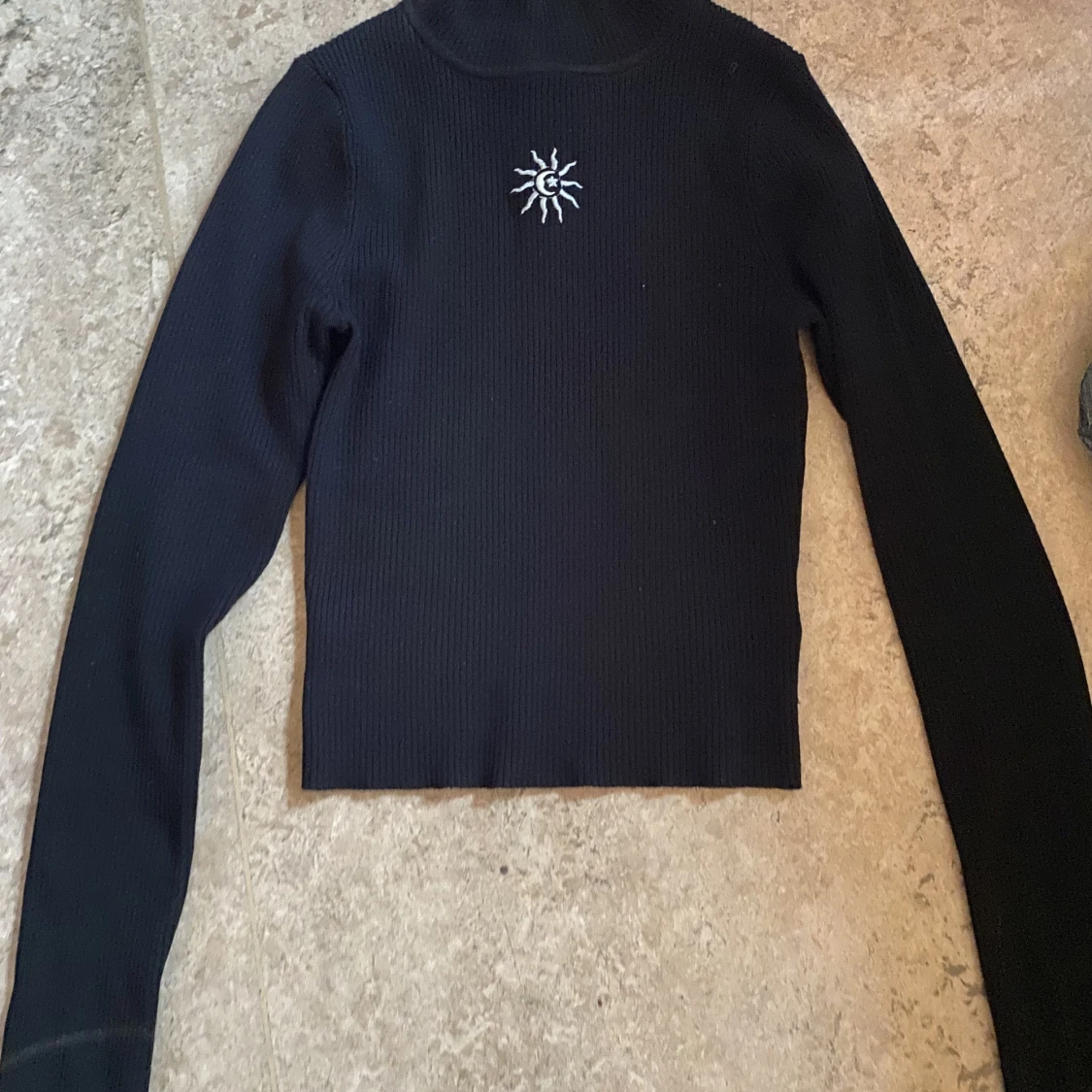 Long sleeved black top  - 91