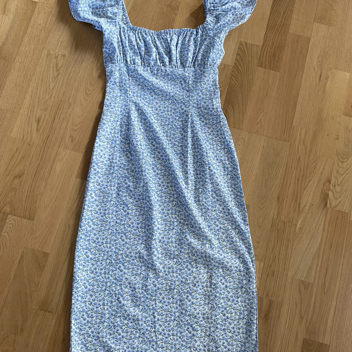 Blommig klänning - 90