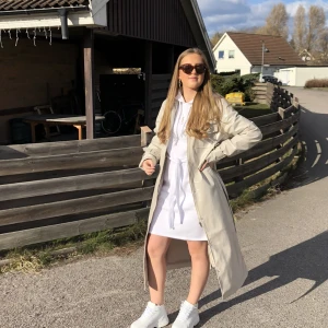 Hoodie + klänning - Ny, prislapp kvar! 