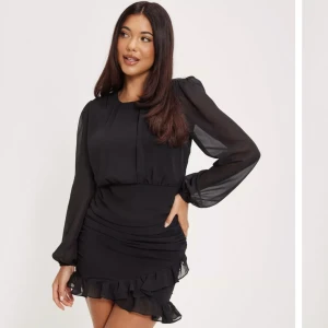 Klänning Nelly  - Klänning från Nelly 💗  helt oanvänd i storlek S. Nypris 399 säljer för 250 kr. Kan självklart skicka fler bilder om så önskas!
