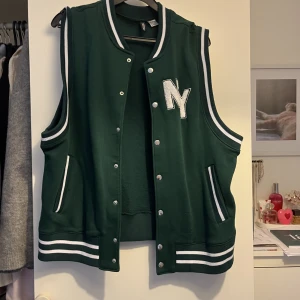 Baseball väst - Nyskick. Jätte snygg till våren! Skriv för intresse