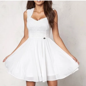 Klänning - Säljer nu min fina klänning som är använd en gång. Skriv vid intresse!!💝