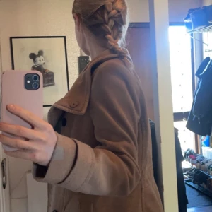 Beige kappa - (Tryck inte på köp nu) Jättefin kort kappa som inte kommer till användning❤️