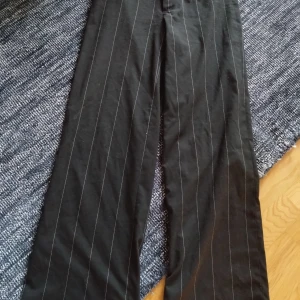 Only kostymbyxor size 36 - Rökfritt hem 