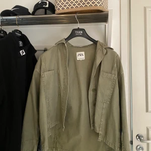 Zara jacka  - kollar intresse på min superfina zara skjortjacka💓💓jättefint skick och bara använd några få gånger💓