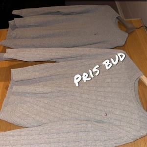 Gant tröjor - Den kabelstickade är i storlek S, och den andra i M. Skriv privat om ni är intresserad eller vill ha fler bilder💕