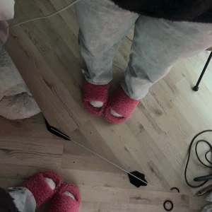 Jeans  - Nu säljer jag mina favoriter från weekday bara i en grå färg som tyvärr inte länge hr komit till användning 💕