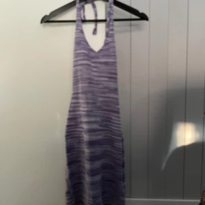 Klänning - Fin klänning från hm aldrig använt, strl xs 