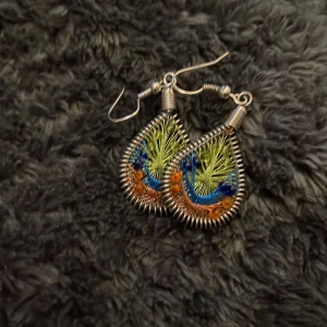 Örhängen  - Färgglada örhängen 