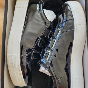 J.lindeberg sneakers - Snygga finsneakers från J.lindeberg. sparsamt använda. Nypris 1500. Strl 37