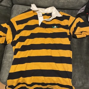 Simpsons Tröjja - Simpsons tröjja tror jag, har klippt armarna, passar som boxy