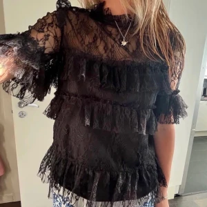 By malina - Säljer min jättefina by malina tröja då den inte kommer till användning. Helt ny o endast testad. Vill få den såld så snabbt så möjligt!💕 nypris: 1600kr mitt pris: 750kr+frakt