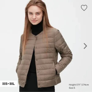 Stockholmsstil jacka - En höst jacka. Köpte tyvärr för liten storlek så jacka är helt ny 💕super fin färg och jätte skön , nypris 800, kan sänka priset