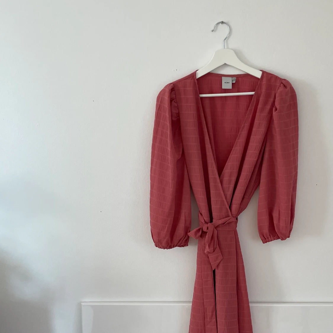 Fin klänning / Wrapklänning / Balklänning i Dämpad rosa - 90