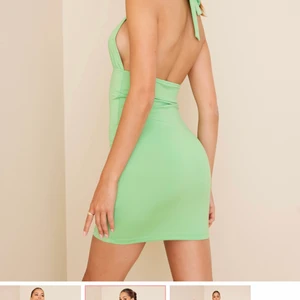 Grön klänning - Sjukt fin, aldrig använd 