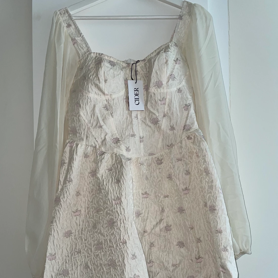 Långärmad klänning från Cider - 90