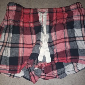 Pyjamasskorts  - Säljer dom jätte fina pyjamasskortsen storlek M