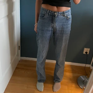Nakd jeans - Så snygga storlek 34. Pris 100kr+frakt skriv privat för mer bilder/frågor