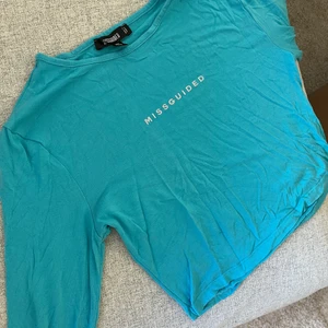 Långärmad topp - Croppad långärmad topp från missguided