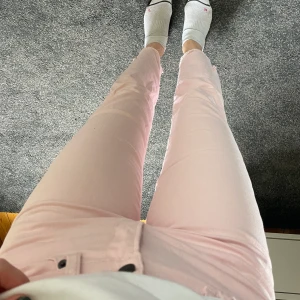 Raka jeans  - Så snygga jeans från InWear copenhagen. Använda en gång. Raka i modellen. (Jag e 163) . strl 28 i midjan 