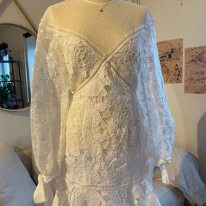 Klänning från Keepsake! - En superfin klänning från Keepsake. Sååå bekväm och mysig! Nyskick!