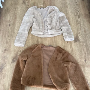 2st fuskpäls  -  Den ljusa stl s den bruna stl xs 