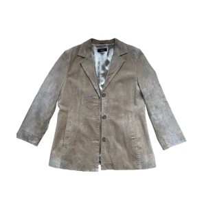 Vintage Suede Jacket - Vintage Samir Suede Jacket i beige    Önskas fler bilder? Bara att fråga!