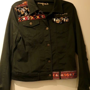 Jacka/Kavaj  - Helt ny stl XL men mer som L 